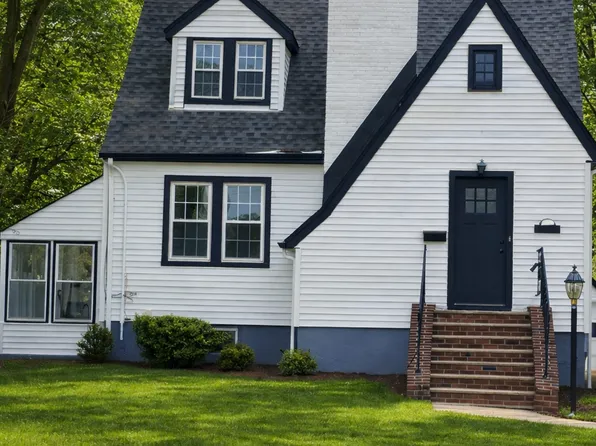 13 E Harrison Pl, Livingston, NJ 07039