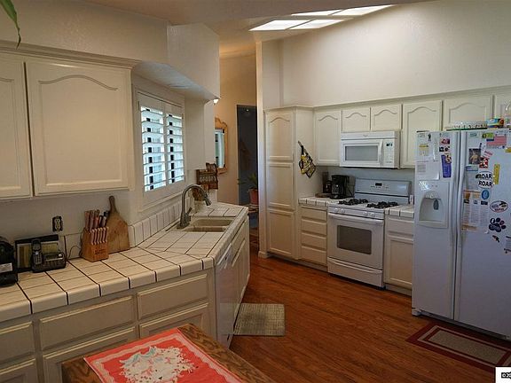 3rd image of 1747 Oakwood Dr