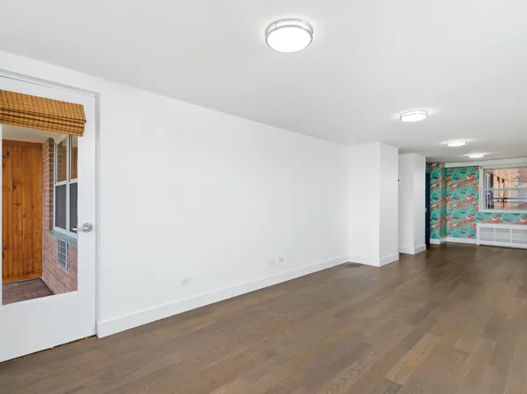 5700 Arlington Avenue image 4 of 37