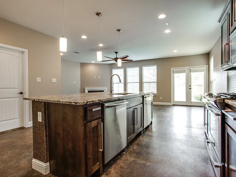 3141 Greene Ave — Photo 34