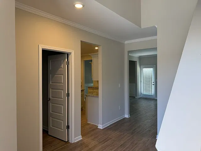 4 bed, 2.5 bath, 2268 sqft, $2,300 — Photo 3