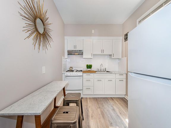 4th image of 579-581 Belleville Ave #1