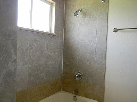 2nd image of 4030 Dayton St