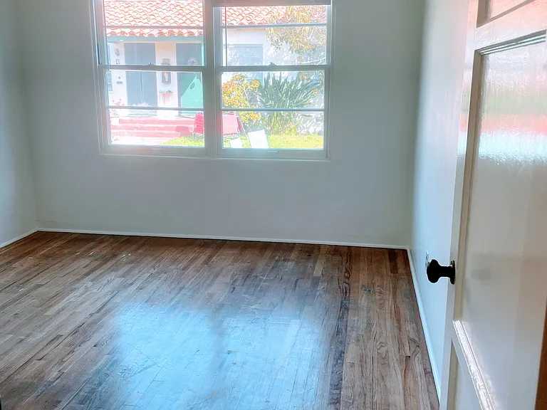 4851 Brighton Ave #A — Photo 21