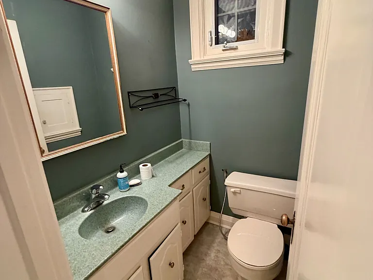 1001 Maitland St — Photo 42