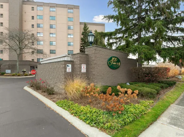 34432 Jefferson Ave APT 2, Harrison Township, MI 48045