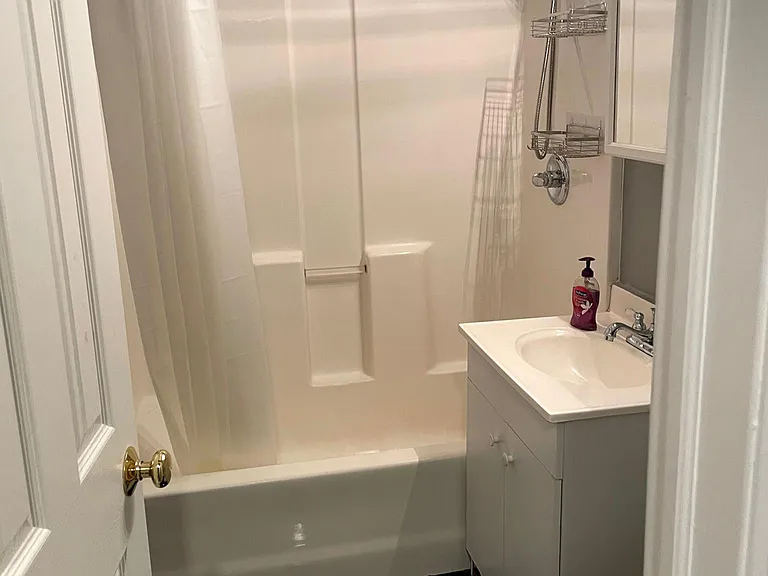 355 Old Tarrytown Rd #407 — Photo 10