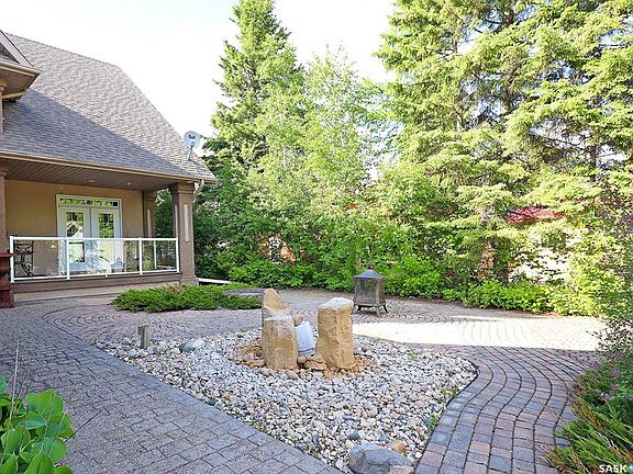 2nd image of 305 Jubilee DRIVE