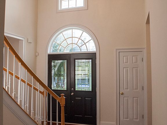 3rd image of 4900 Green Pointe Way NE