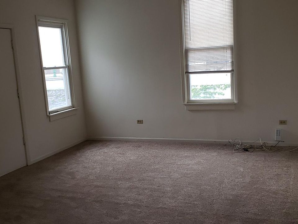 1st image of 3018 N Clybourn Ave #3R