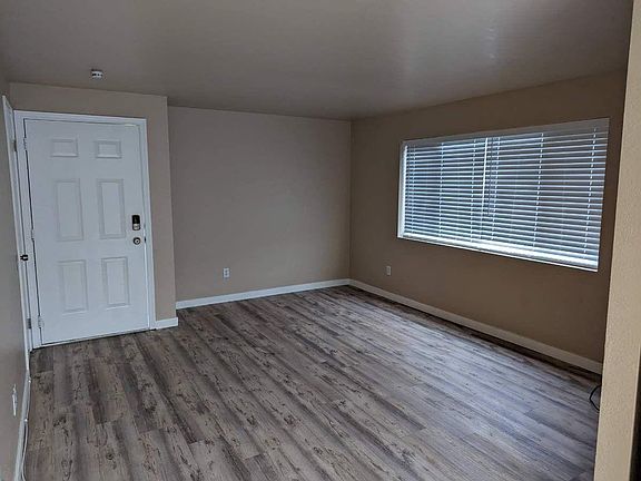 5th image of 7605 Ridgewood Dr #B