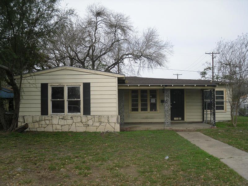 1st image of 1301 Cambridge Dr