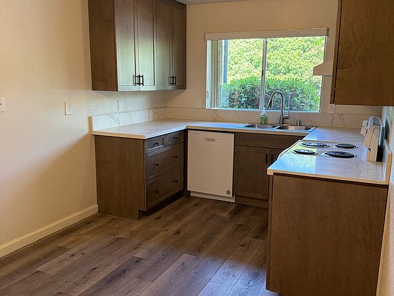 4th image of 3651 S Cordoba Ave #5
