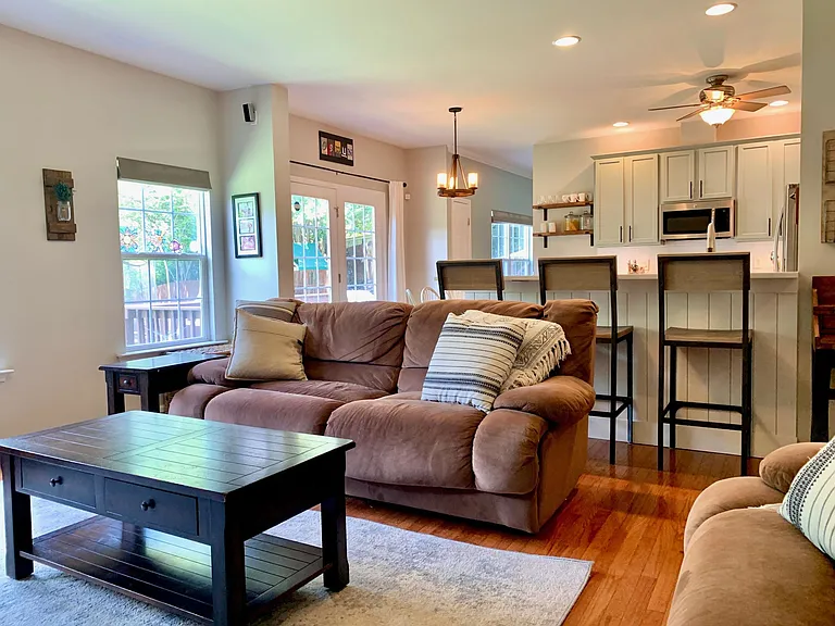 100 Riley Oaks Ln — Photo 11