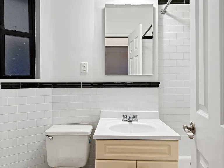 530 E 88th St #1G — Photo 7