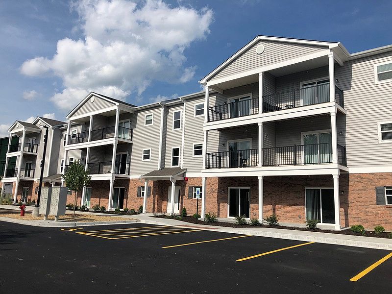 1st image of 811 E Main St Unit 1D