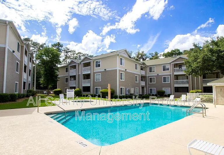 4000 SW 23rd St #6-104 — Photo 2