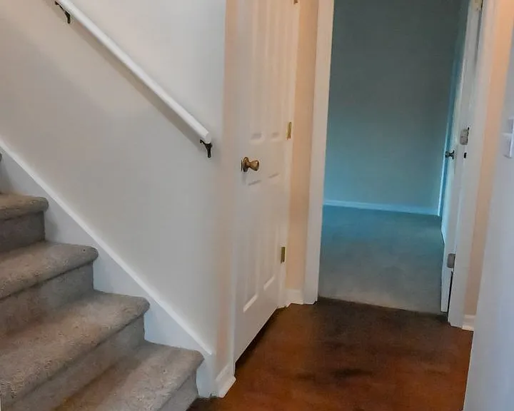 704 Monroe Cir #D — Photo 24