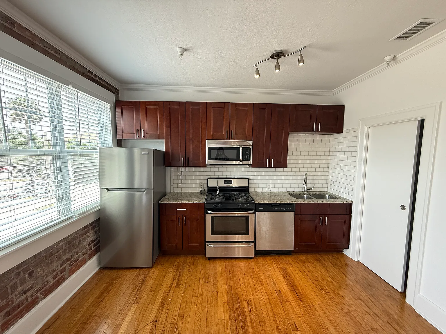 1 bed, 750 sqft, $1,895 — Photo 3