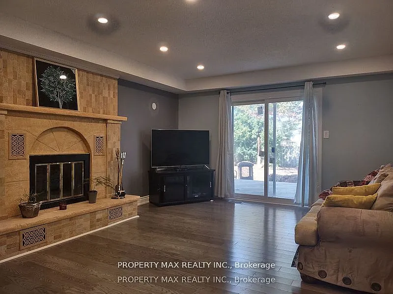 Building Photo - 30 Glenabbey Dr #3