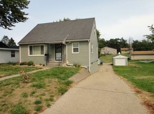 505 16th St, Silvis, IL 61282