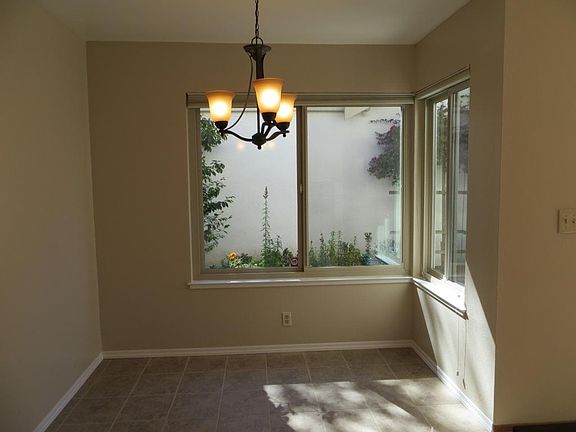 3rd image of 8117 Park Villa Cir