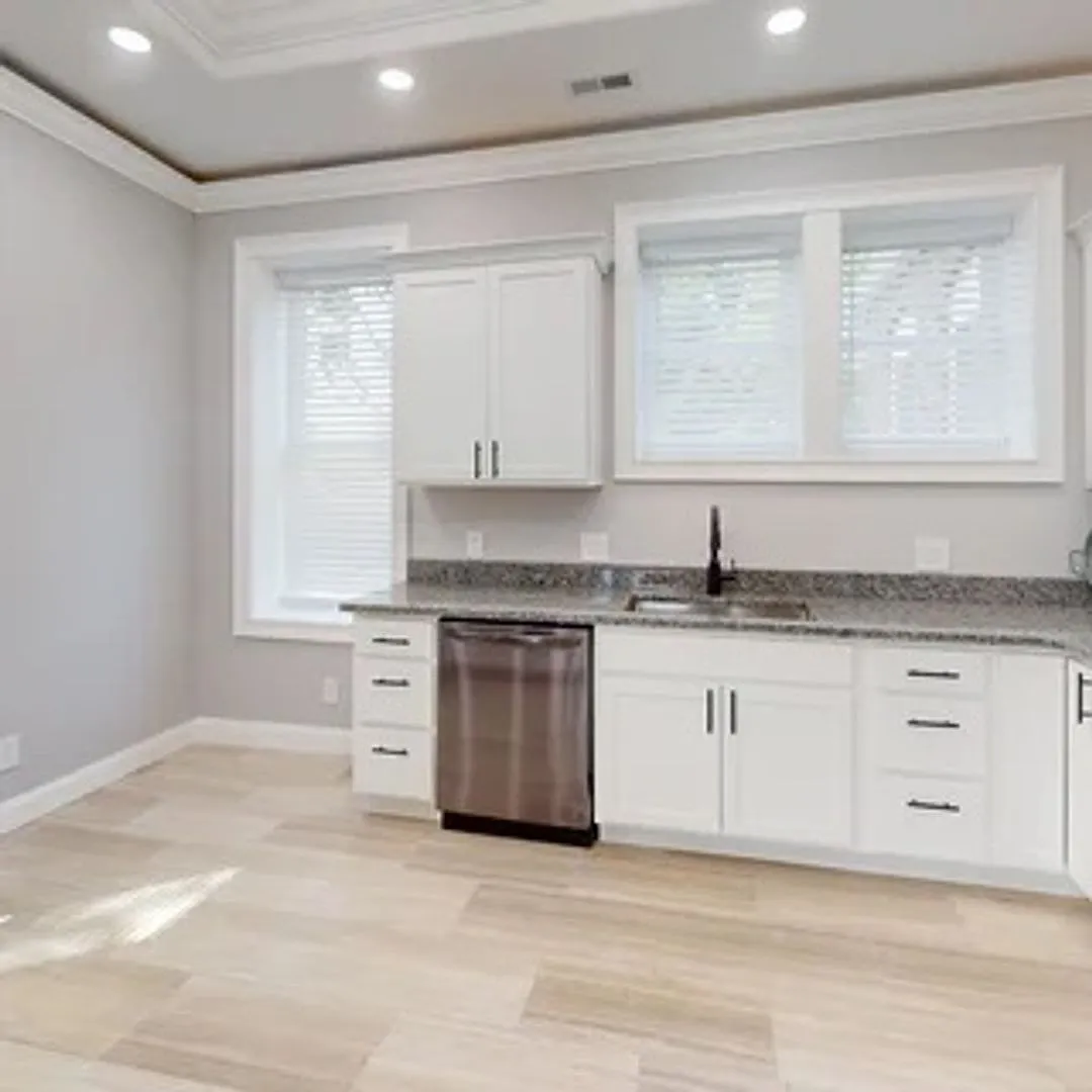Waitlist for Aug2027Jul2028 Now Open! |8BR/6BA Fort Sanders Home Near UTK — Photo 4