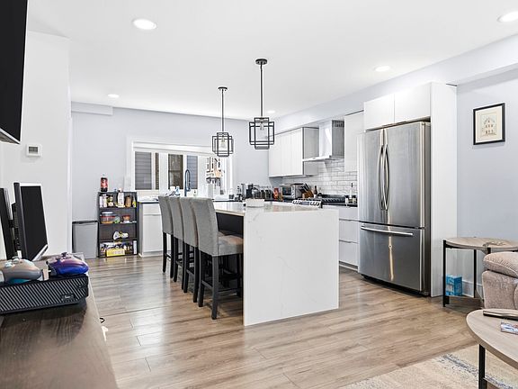 2nd image of 169 W 9th St