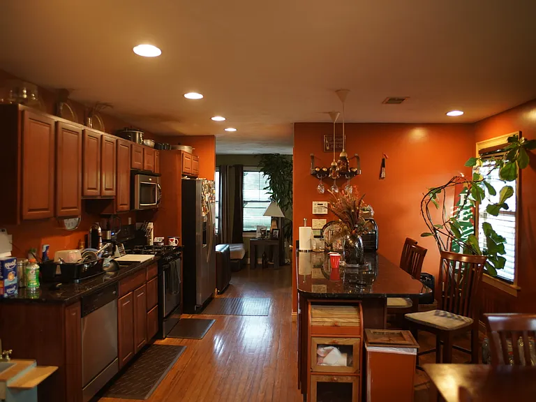8 Beechwood St #2 — Photo 6