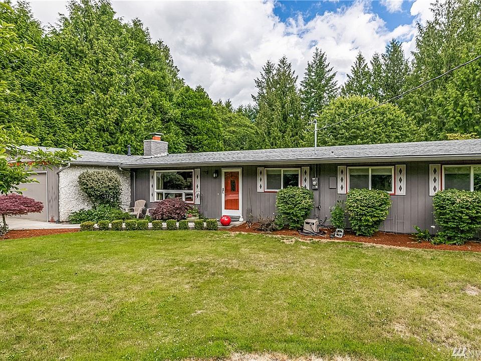 Desirable Aqua Vista Neighborhood features Large Homesites with Community Park Access to Pipe Lake. Enjoy  Summer Days Swimming and Fishing on the Dock.  Shy 1/2 Acre Lot Provides Peace & Quiet in a Tranquil Setting.