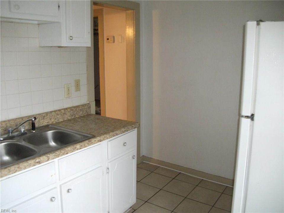 2nd image of 9630 14th Bay St APT 4