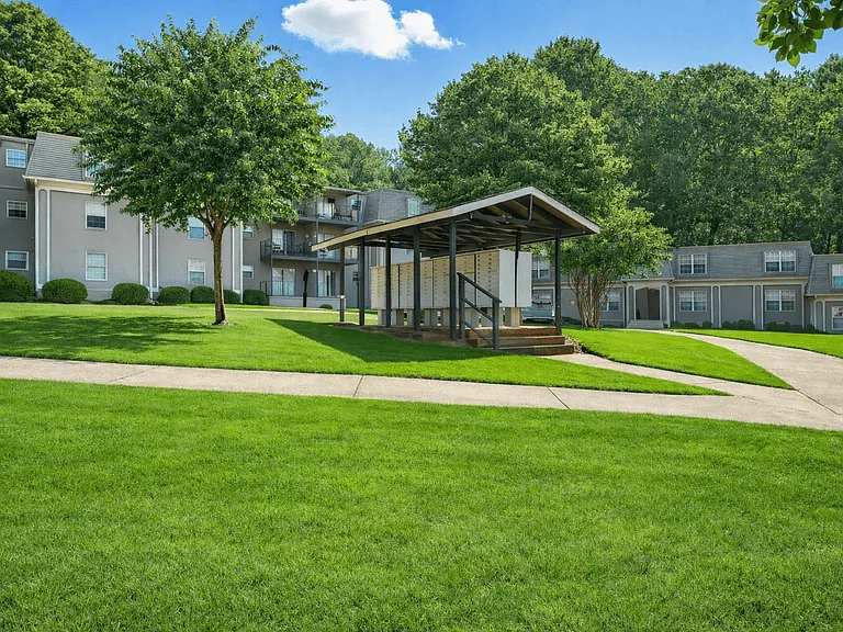 Maplewood Pointe — Photo 4