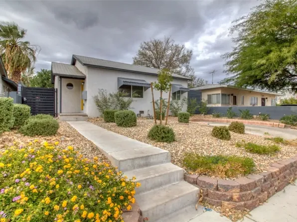 308 S 10th St #1, Las Vegas, NV 89101