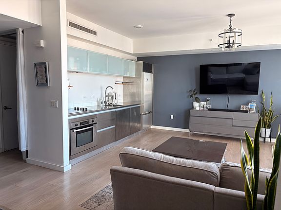 2nd image of 1040 Biscayne Blvd APT 4105