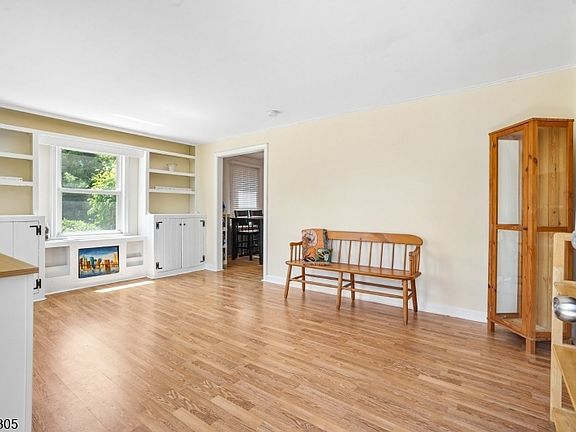 2nd image of 267 Kings Rd