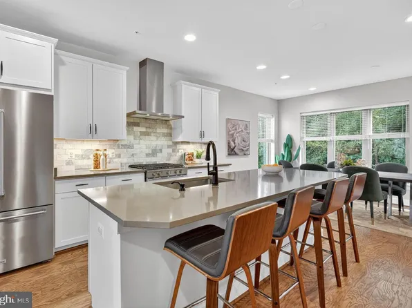 864 Thompson Cres #44, Rockville, MD 20852