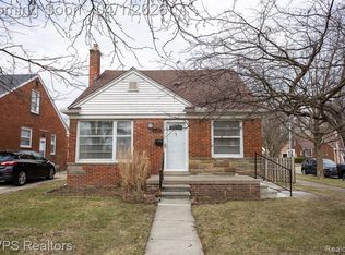 21465 Bournemouth St, Harper Woods, MI