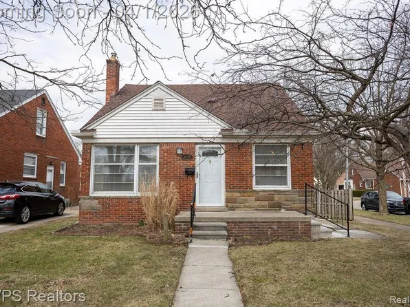 21465 Bournemouth St, Harper Woods, MI 48225
