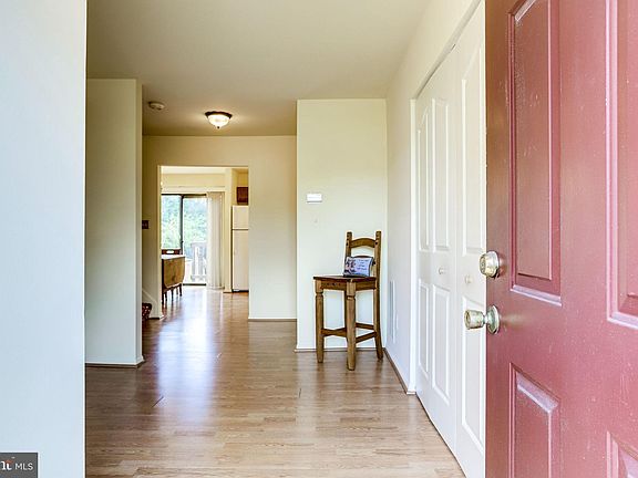 3rd image of 977 Ferndale Ave