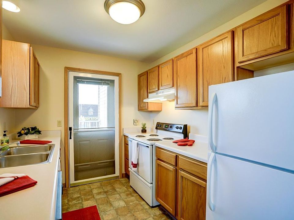 1st image of 1110 N Sherman Ave APT 315