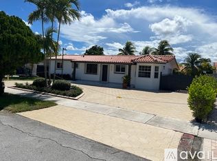2900 SW 98th Ave, Miami, FL 33165