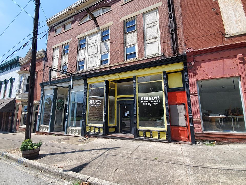 2nd image of 411 Main St