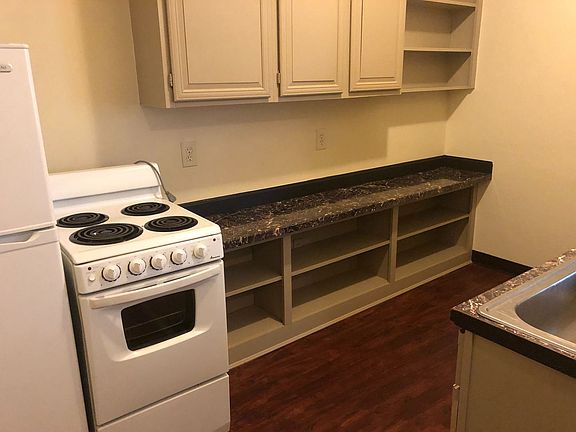 3rd image of 884 Grove St APT 7