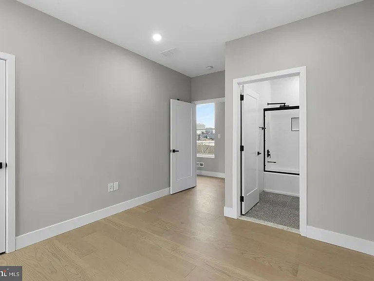 1343 Fitzwater St #302 — Photo 9