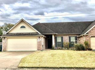 8481 Oak Brook Dr, Beaumont, TX 77706