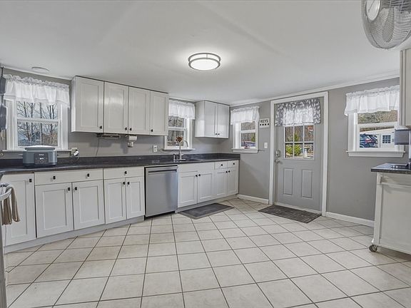 5th image of 22 Milford St