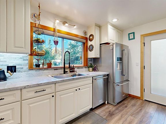 5th image of 10707 Forest Hills Road