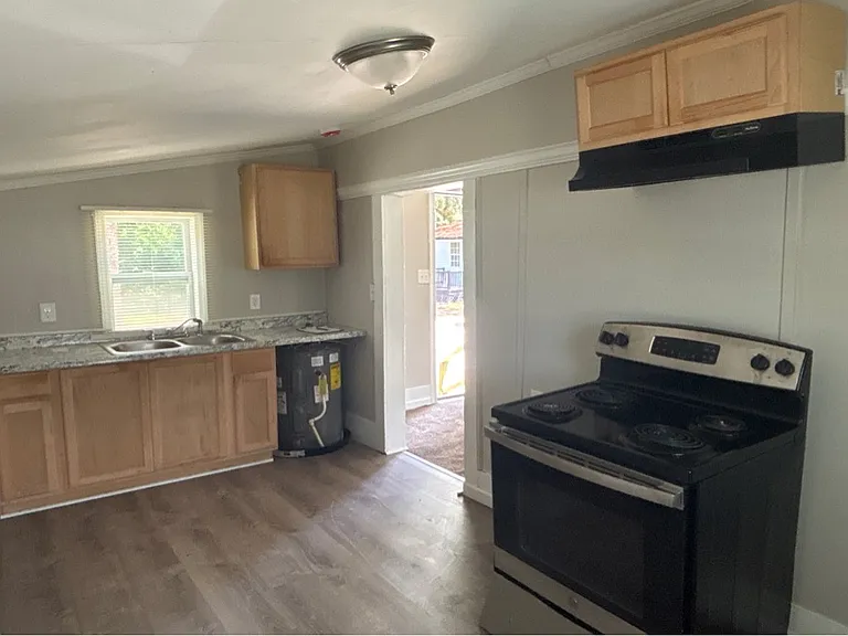 1130 Charlie Dr — Photo 6