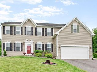 4465 Millstream Dr, Clay, NY 13041