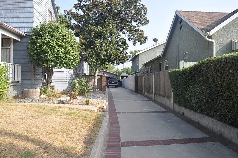 2nd image of 252 Clinton St